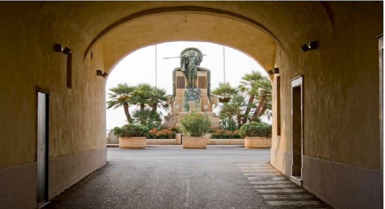 Hotel La Milanese بيترا ليغوري المظهر الخارجي الصورة